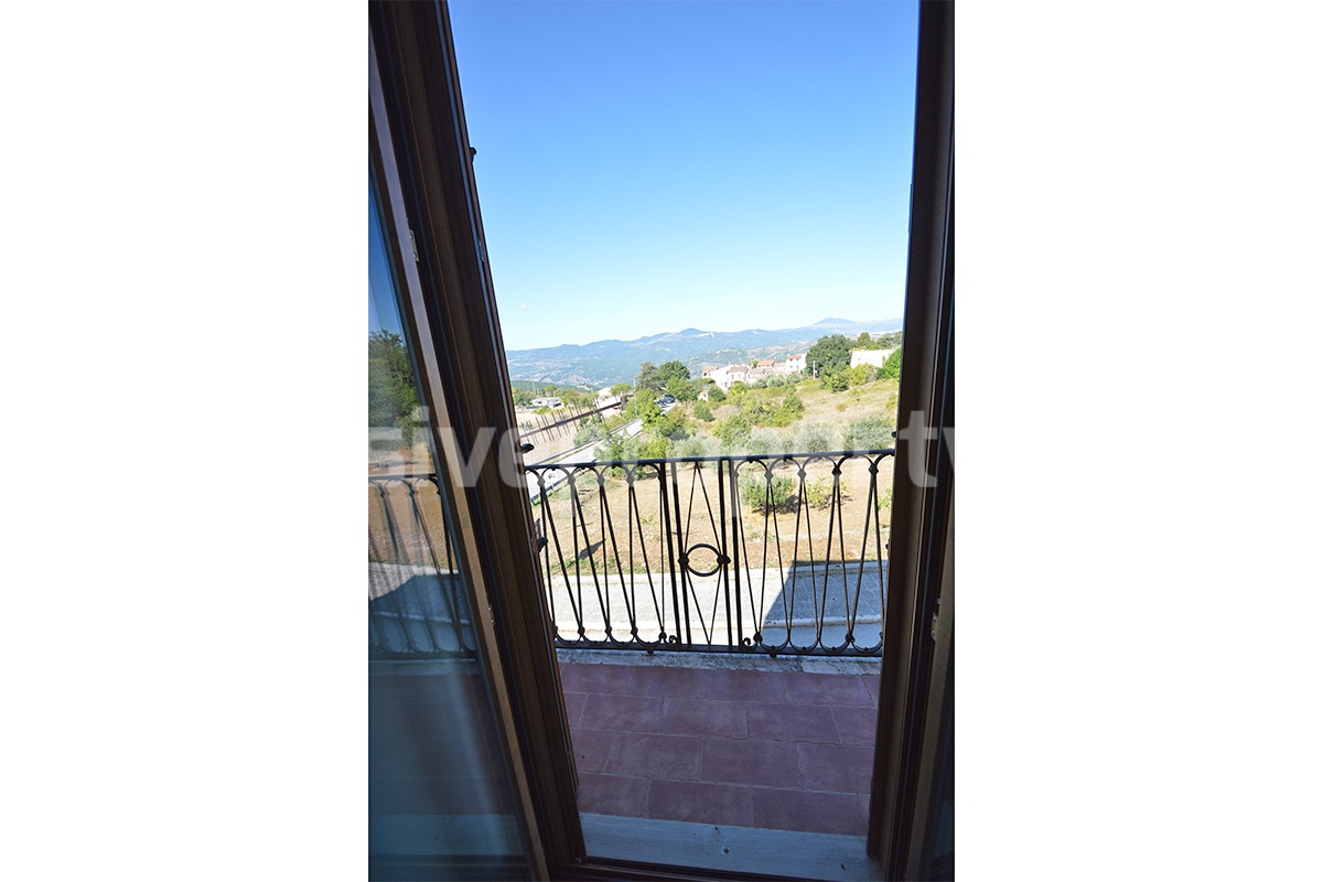 Completely renovated house with garden for sale in the Molise region