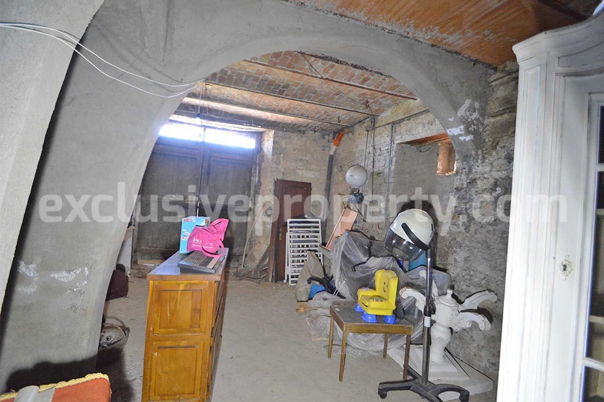 Completely renovated house with garden for sale in the Molise region