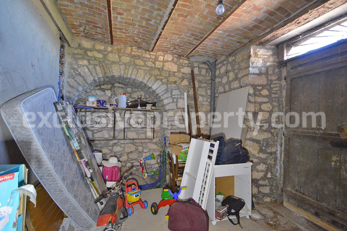 Completely renovated house with garden for sale in the Molise region