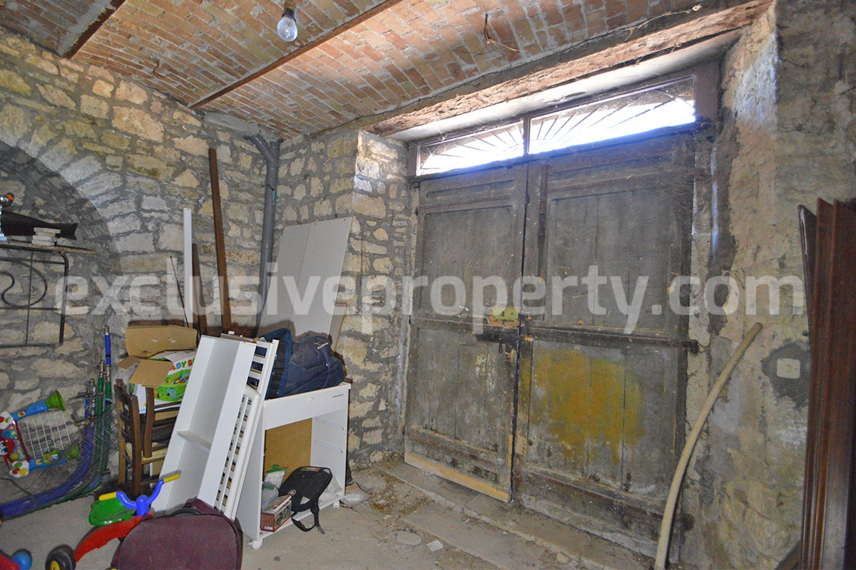 Completely renovated house with garden for sale in the Molise region