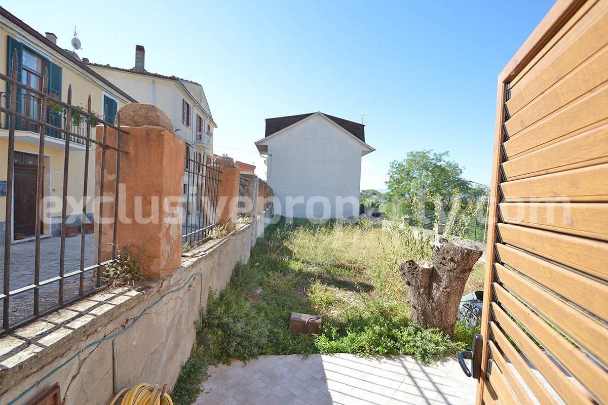 Completely renovated house with garden for sale in the Molise region