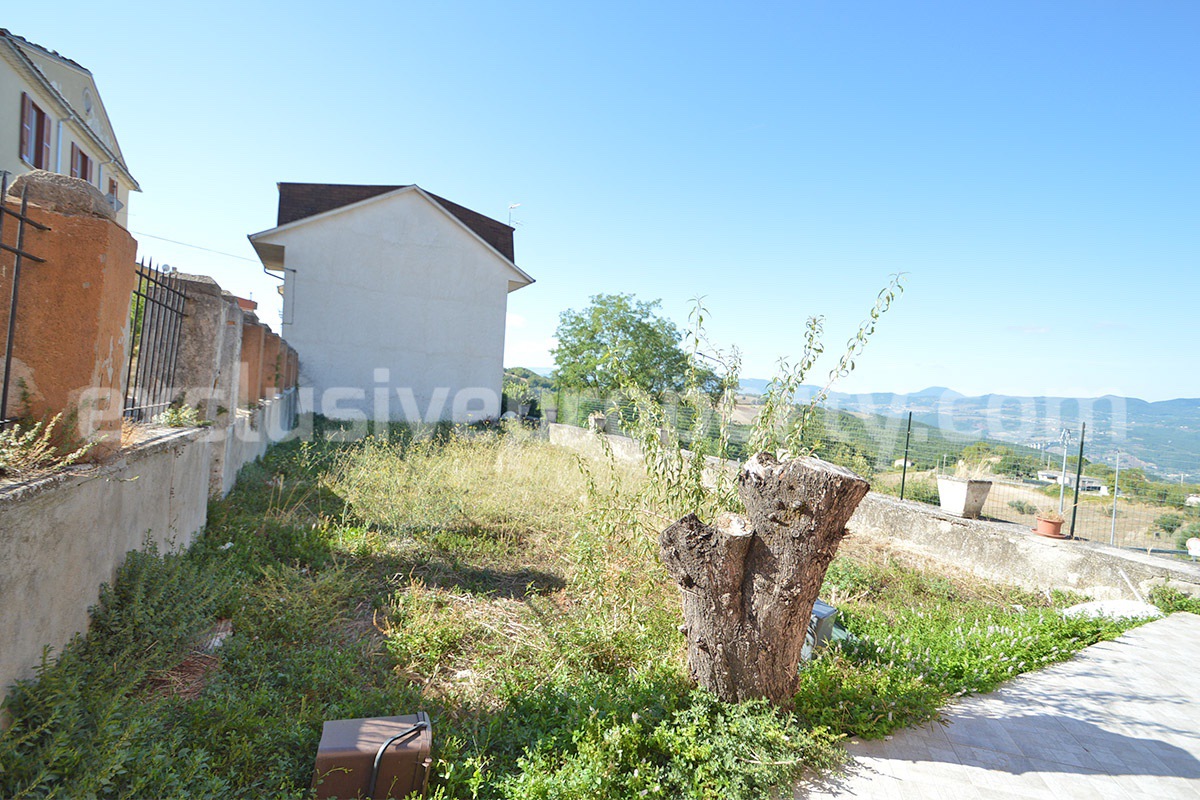 Completely renovated house with garden for sale in the Molise region