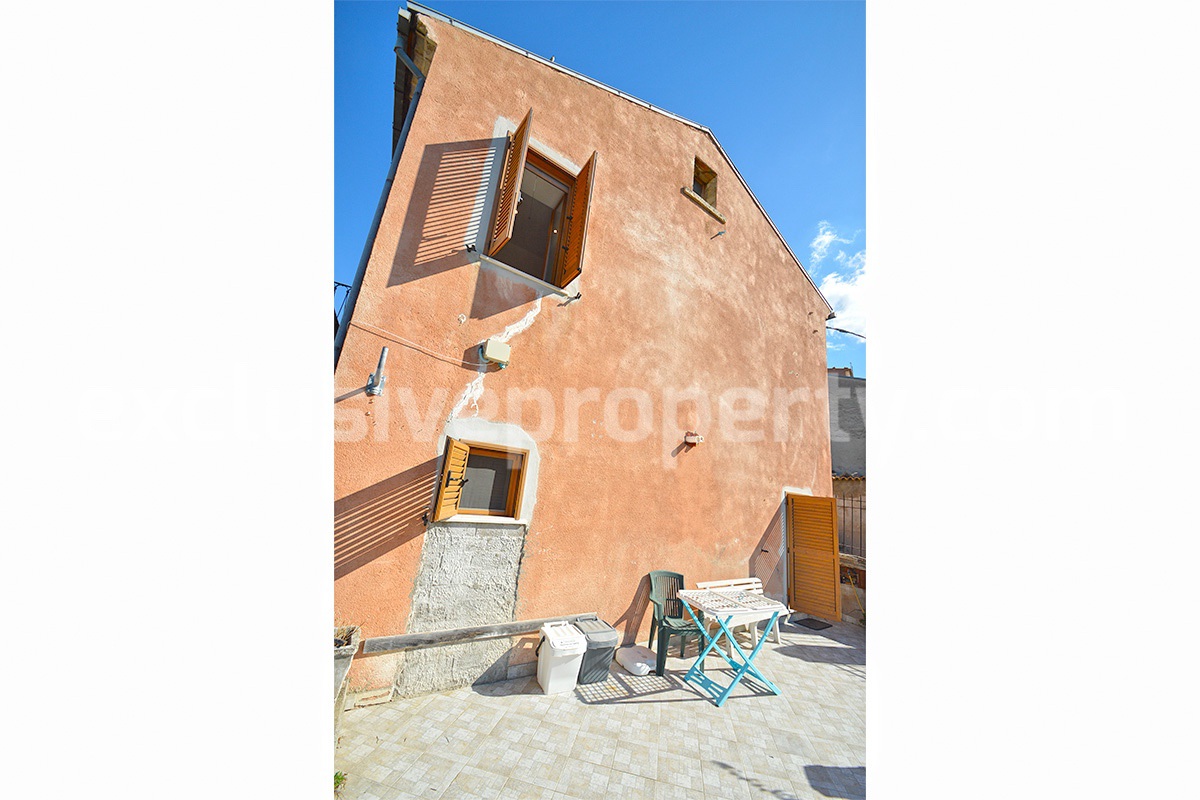 Completely renovated house with garden for sale in the Molise region