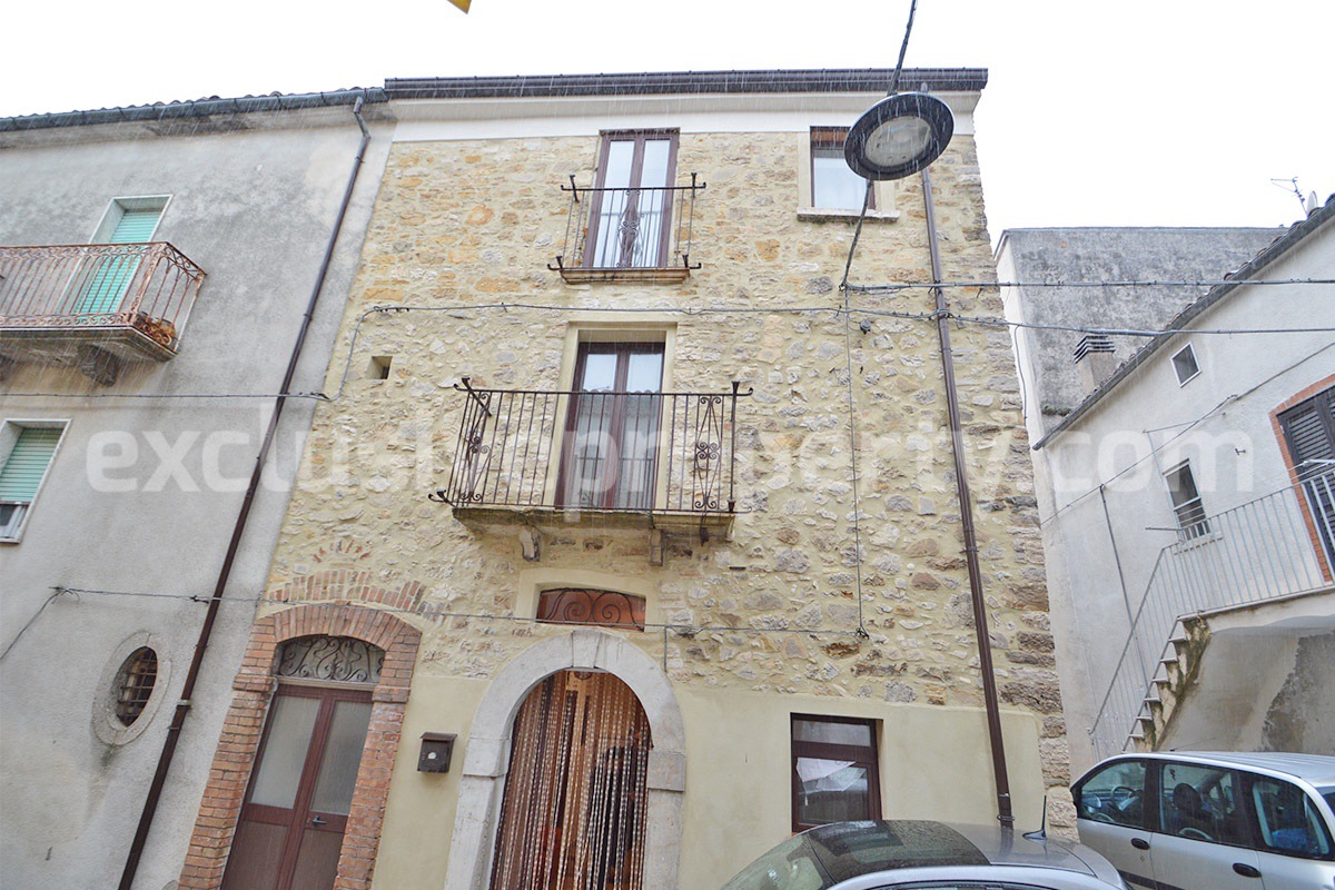 Stone house for sale in Casacalenda - Molise - Furnished with panoramic views and wooden roof