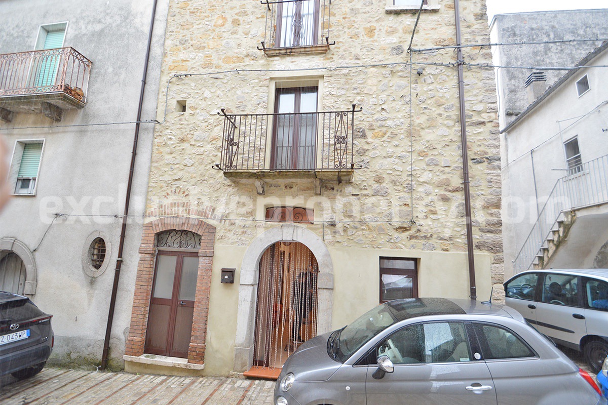 Stone house for sale in Casacalenda - Molise - Furnished with panoramic views and wooden roof