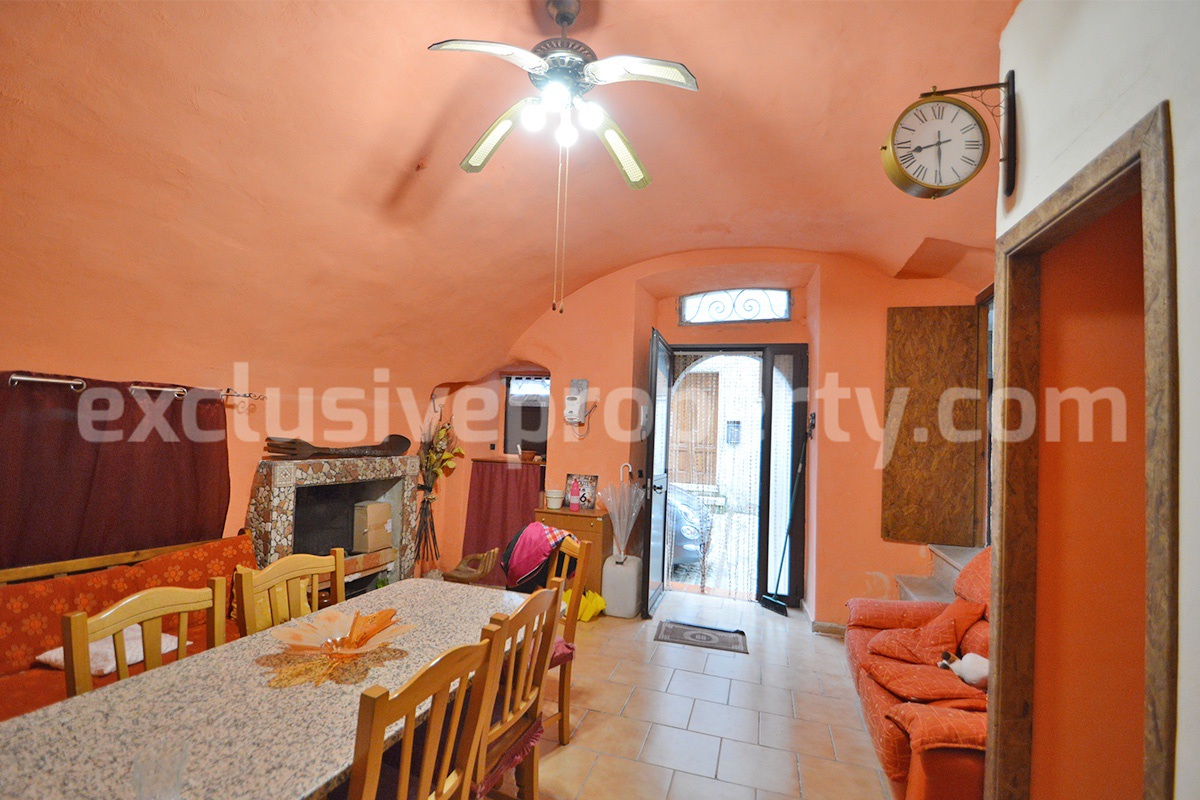 Stone house for sale in Casacalenda - Molise - Furnished with panoramic views and wooden roof