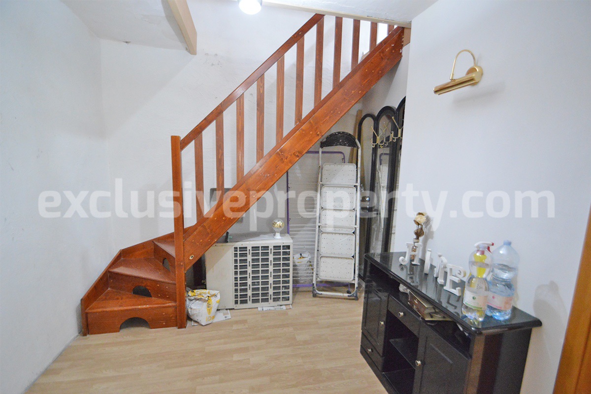 Stone house for sale in Casacalenda - Molise - Furnished with panoramic views and wooden roof