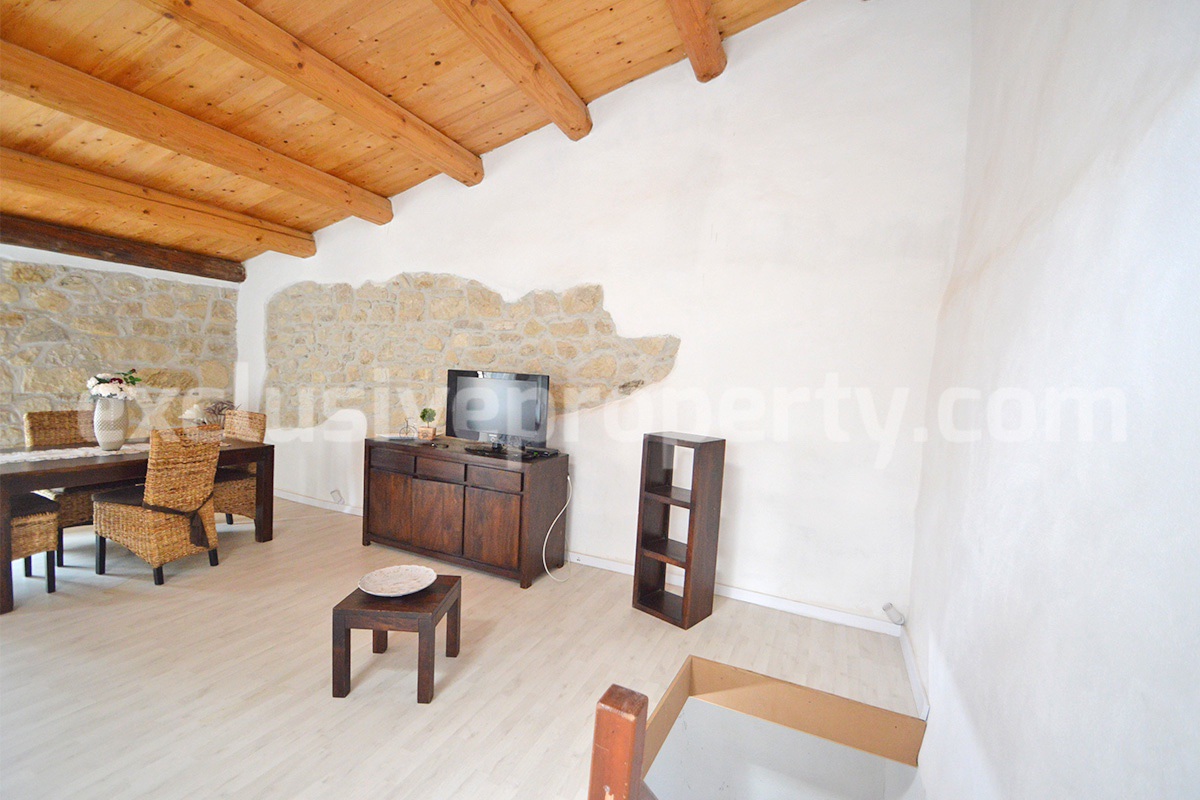 Stone house for sale in Casacalenda - Molise - Furnished with panoramic views and wooden roof