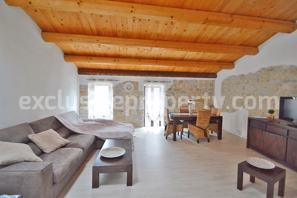 Stone house for sale in Casacalenda - Molise - Furnished with panoramic views and wooden roof