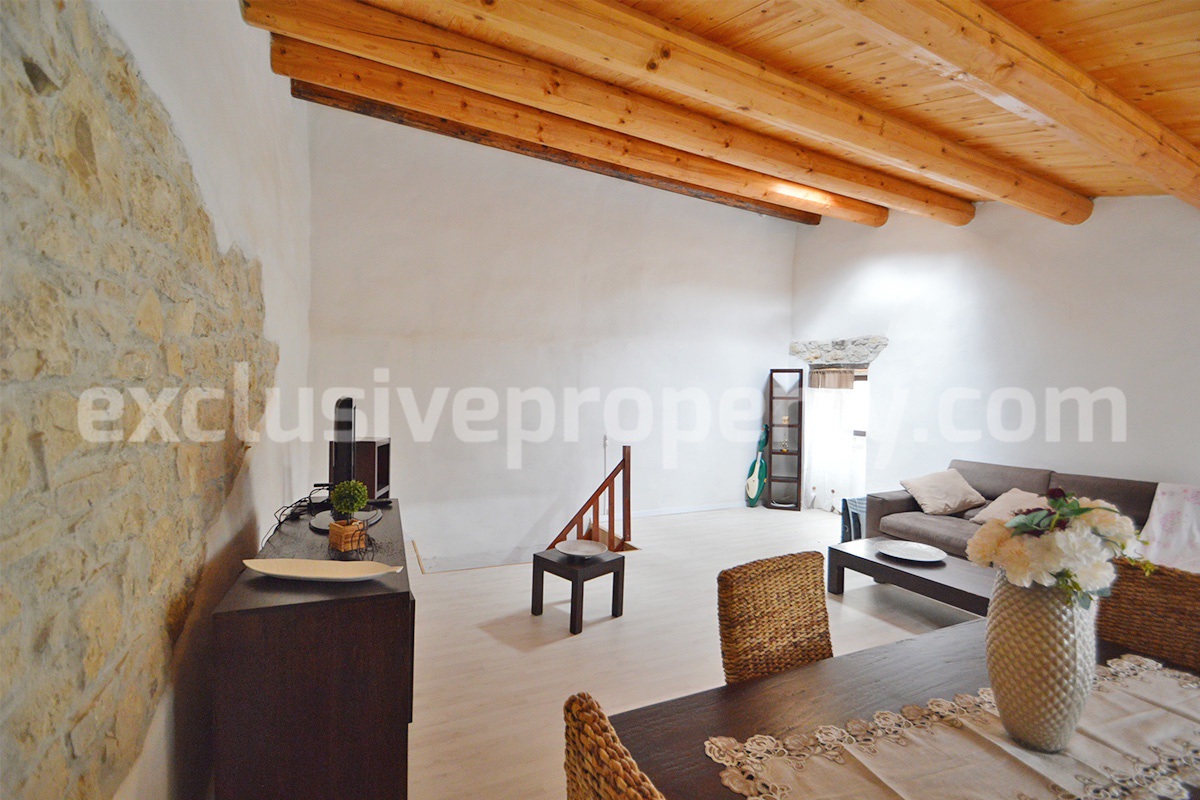 Stone house for sale in Casacalenda - Molise - Furnished with panoramic views and wooden roof