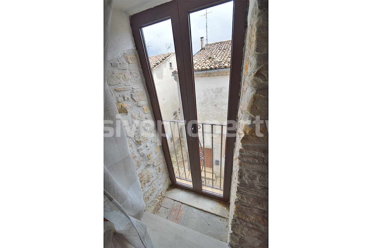 Stone house for sale in Casacalenda - Molise - Furnished with panoramic views and wooden roof