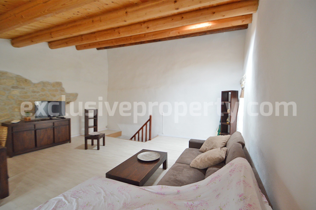 Stone house for sale in Casacalenda - Molise - Furnished with panoramic views and wooden roof