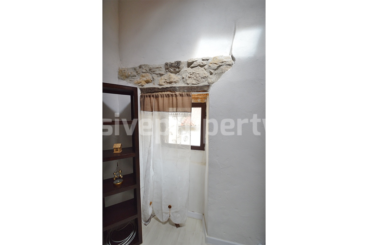Stone house for sale in Casacalenda - Molise - Furnished with panoramic views and wooden roof