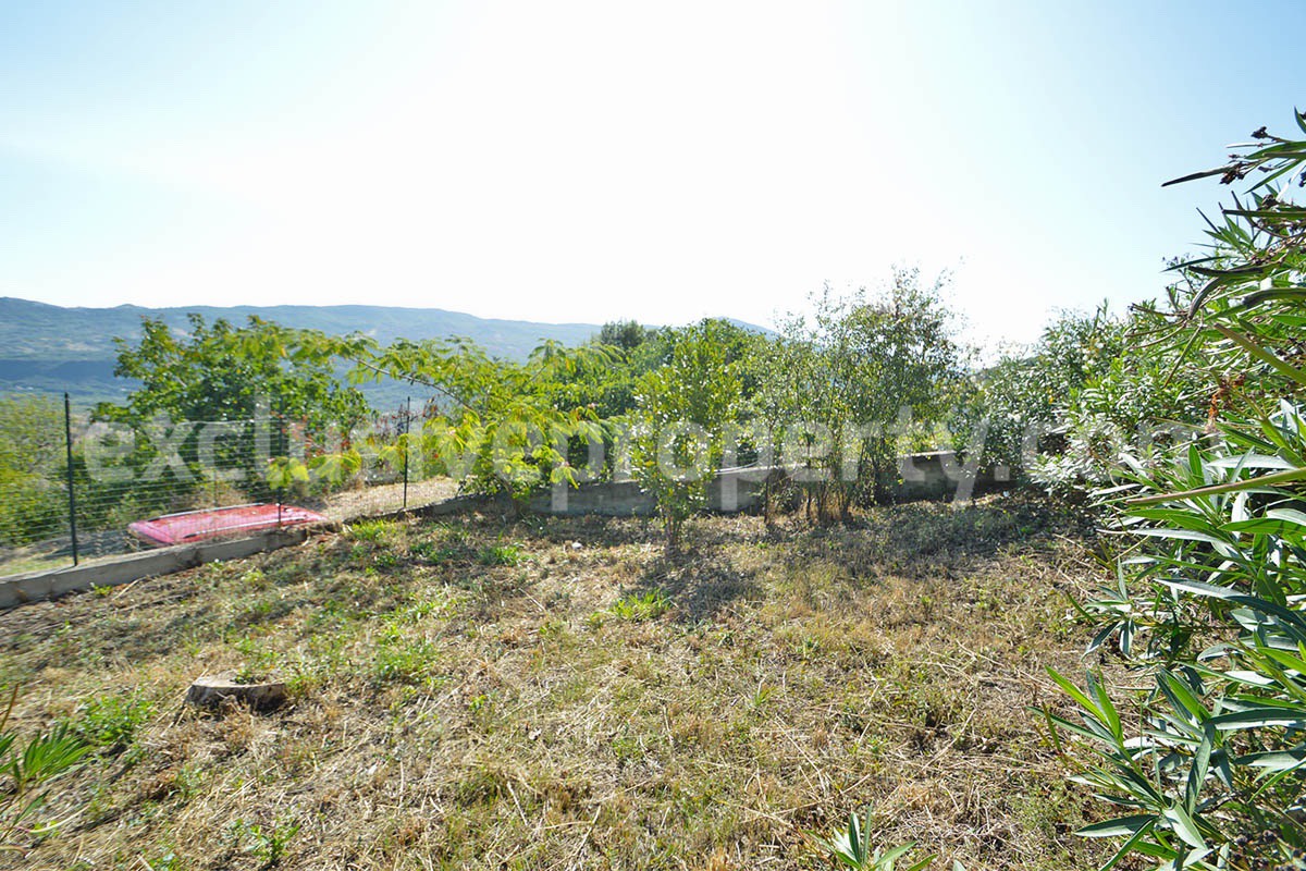 Country house with terrace and land for sale in Roccascalegna - Abruzzo - Italy
