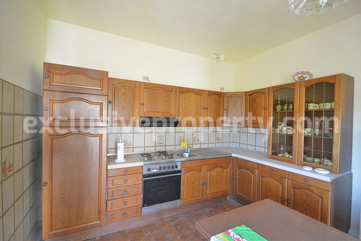 Country house with terrace and land for sale in Roccascalegna - Abruzzo - Italy