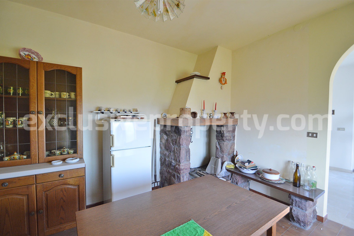 Country house with terrace and land for sale in Roccascalegna - Abruzzo - Italy