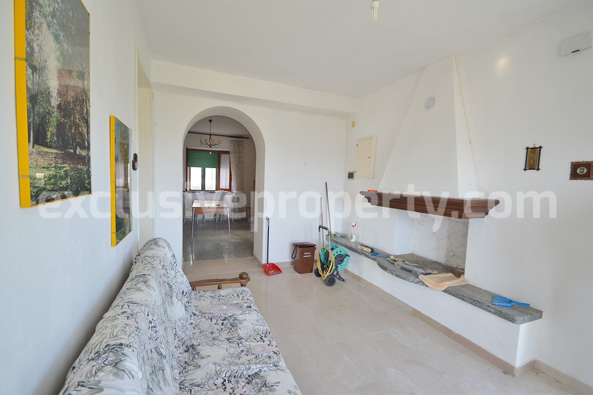 Country house with terrace and land for sale in Roccascalegna - Abruzzo - Italy