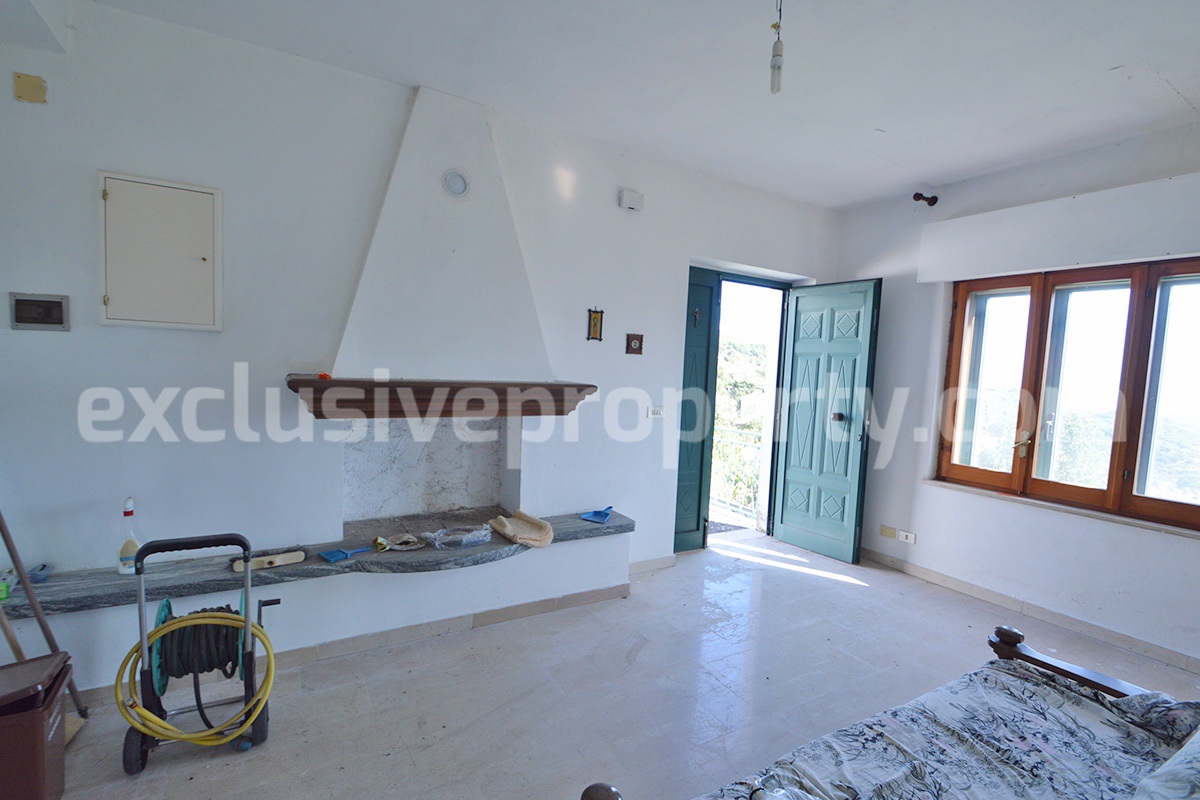 Country house with terrace and land for sale in Roccascalegna - Abruzzo - Italy