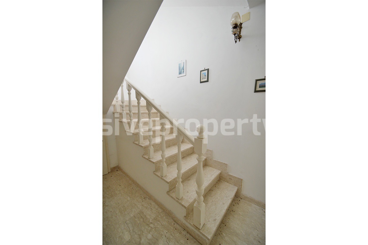 Country house with terrace and land for sale in Roccascalegna - Abruzzo - Italy