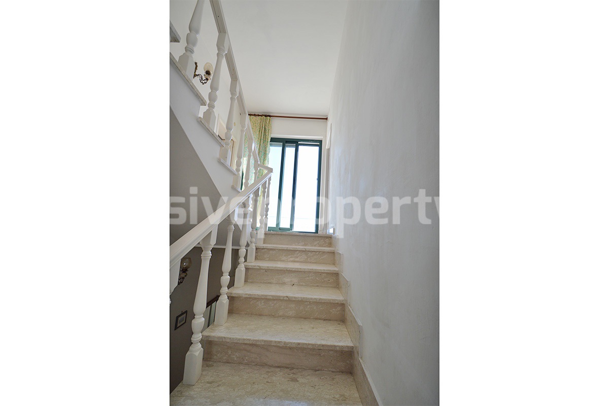 Country house with terrace and land for sale in Roccascalegna - Abruzzo - Italy