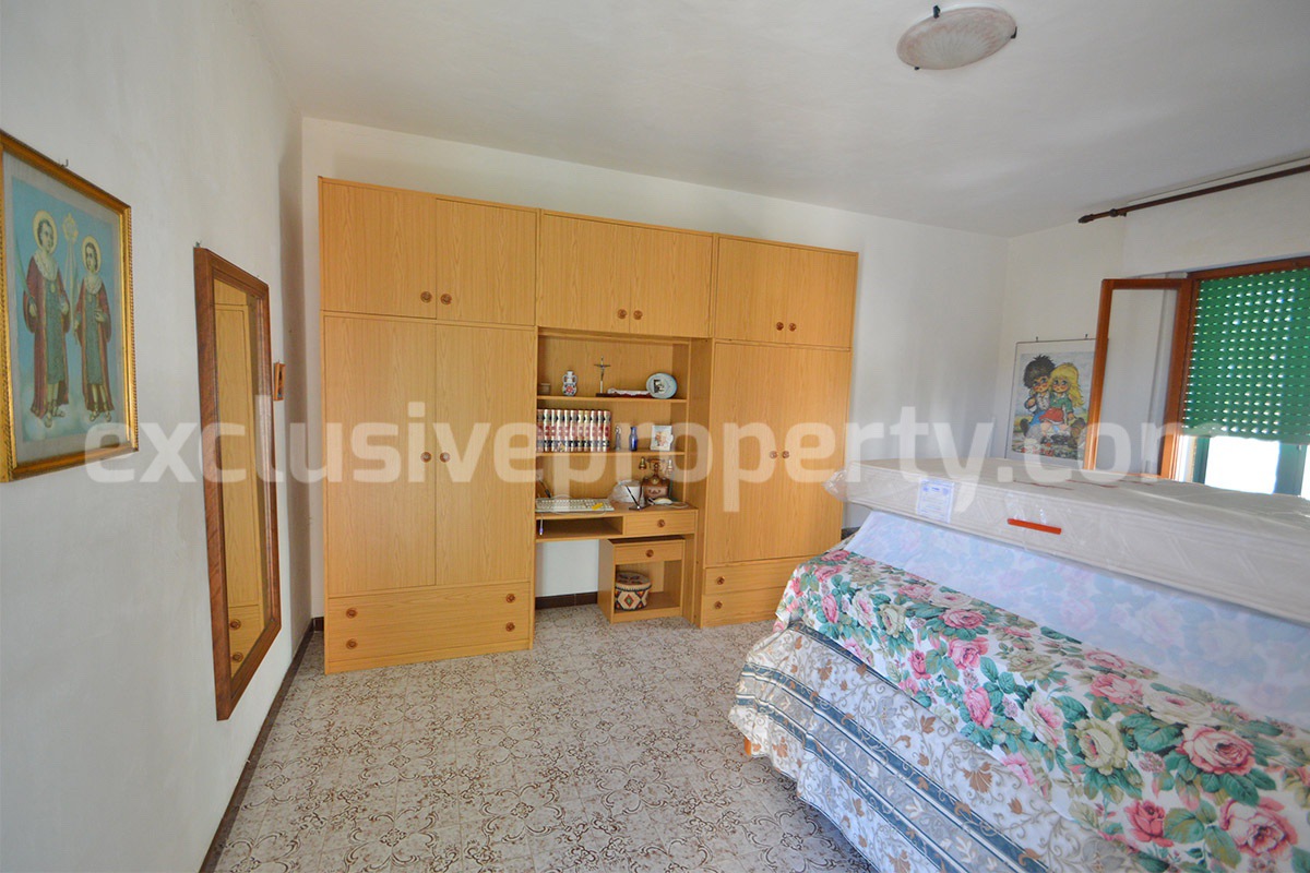 Country house with terrace and land for sale in Roccascalegna - Abruzzo - Italy