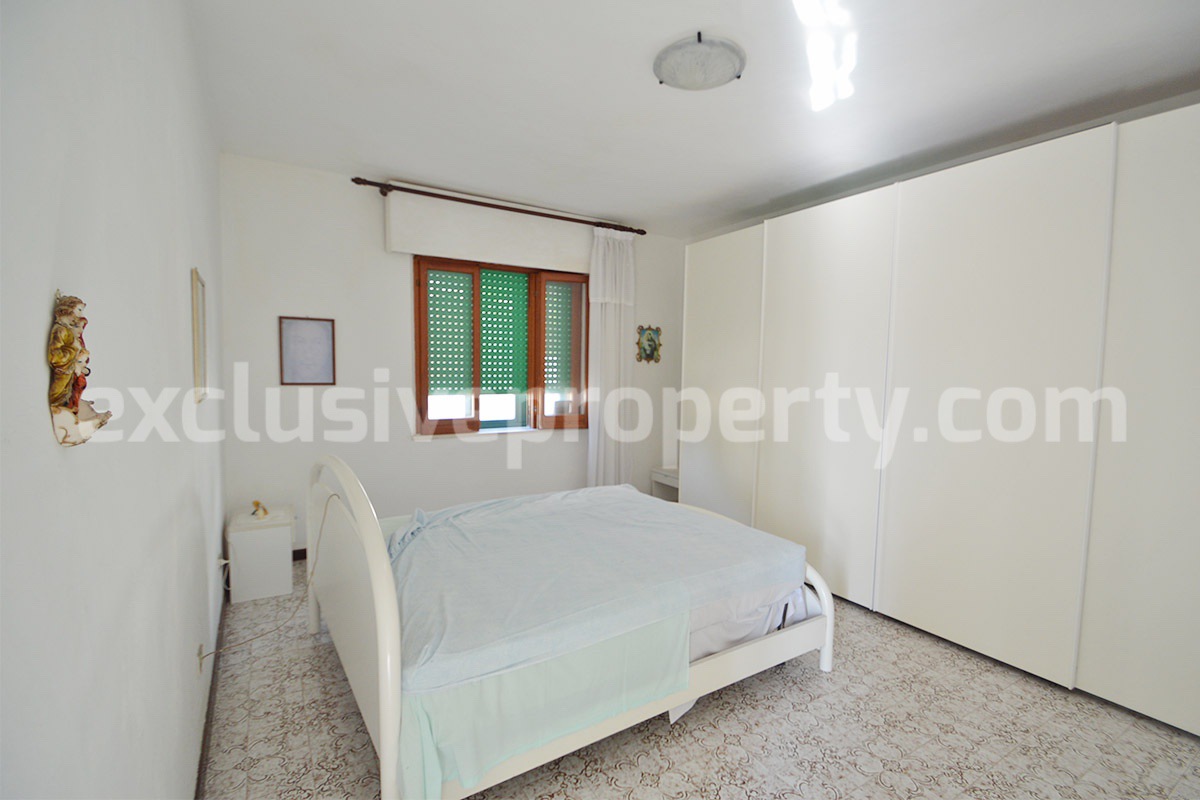 Country house with terrace and land for sale in Roccascalegna - Abruzzo - Italy