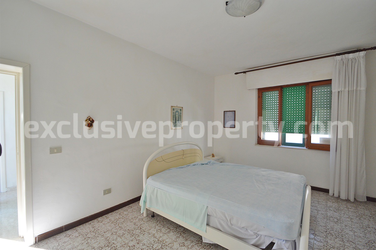 Country house with terrace and land for sale in Roccascalegna - Abruzzo - Italy