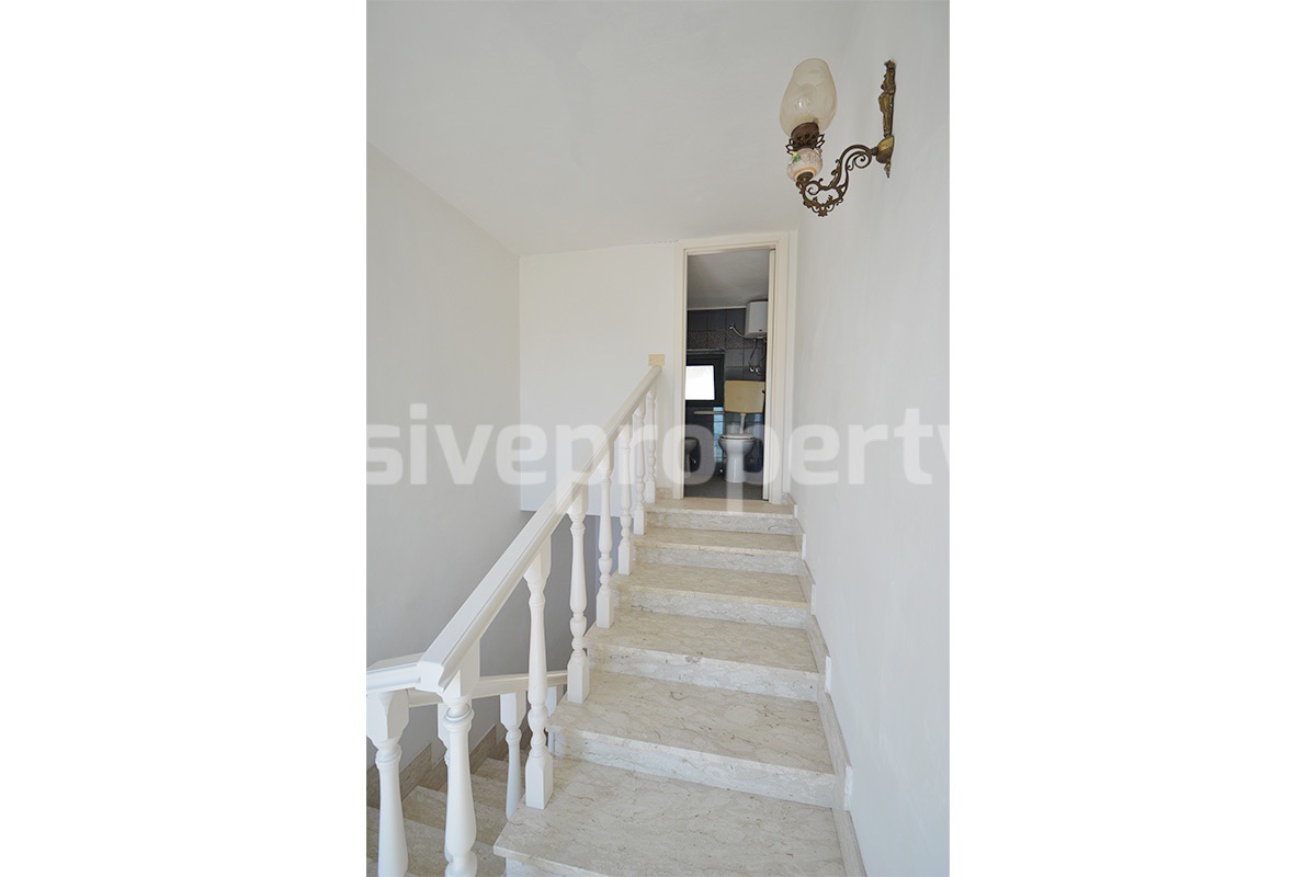 Country house with terrace and land for sale in Roccascalegna - Abruzzo - Italy