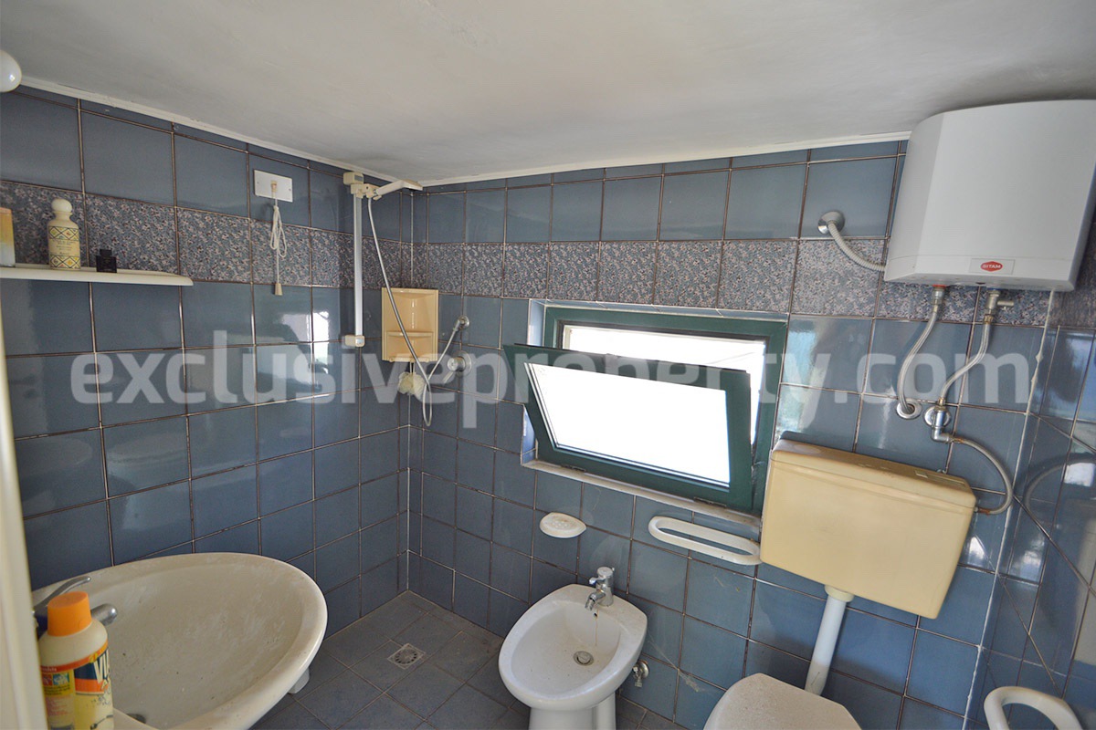 Country house with terrace and land for sale in Roccascalegna - Abruzzo - Italy