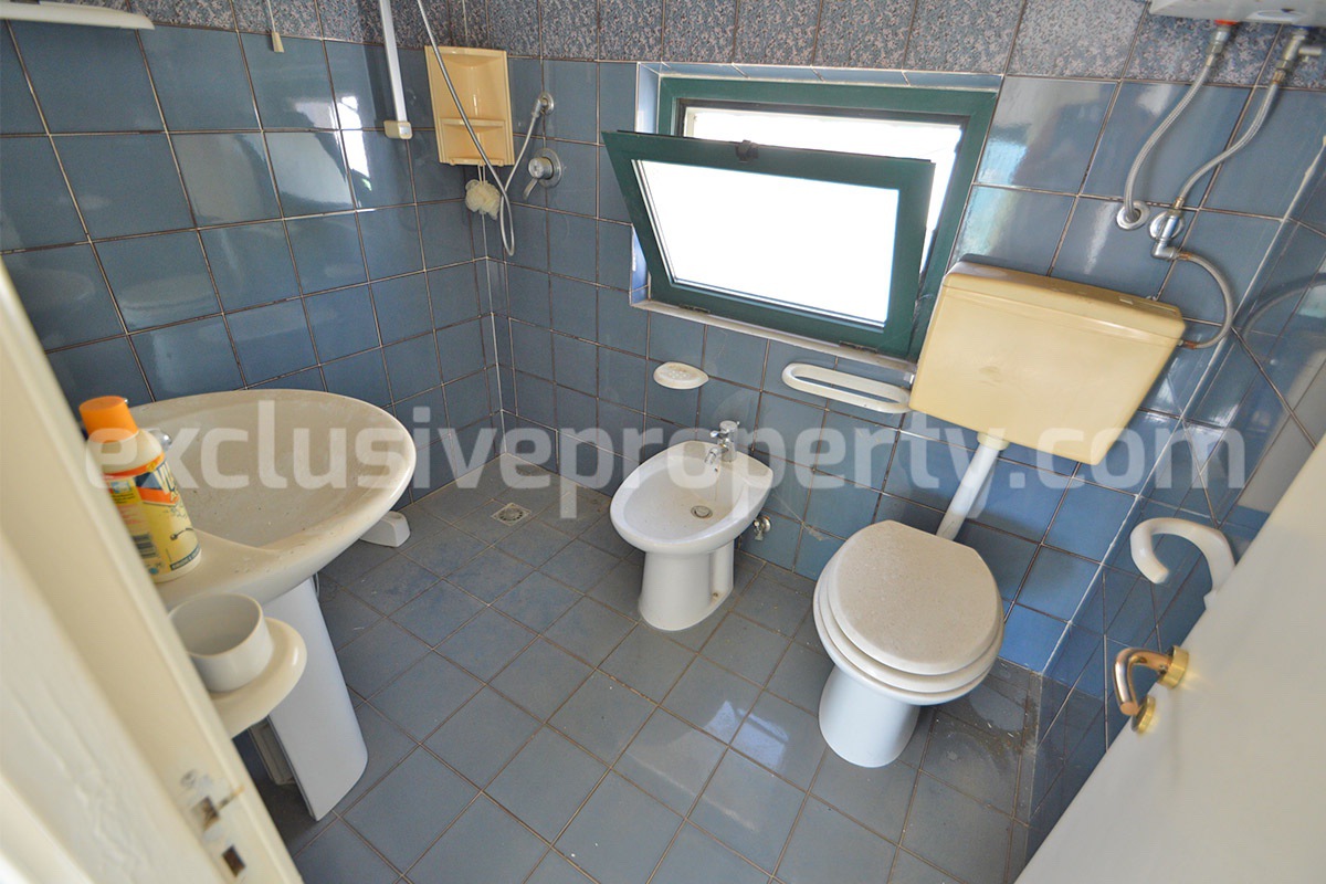 Country house with terrace and land for sale in Roccascalegna - Abruzzo - Italy