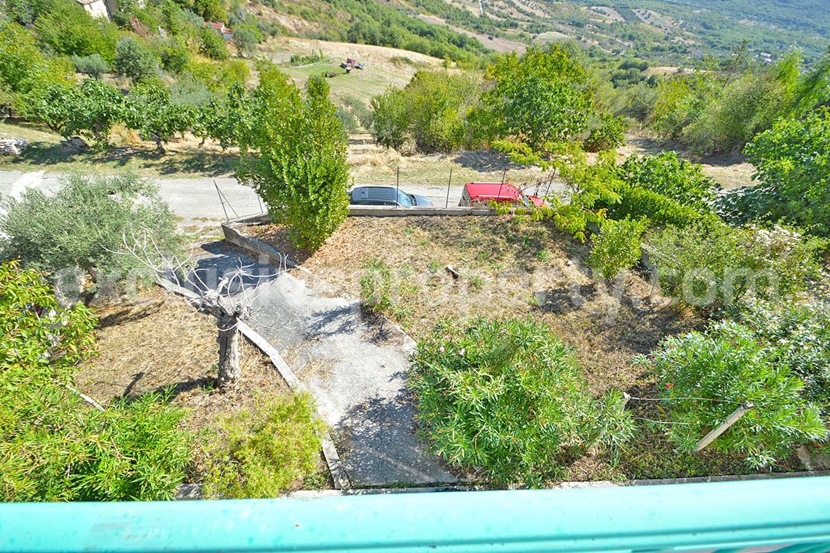 Country house with terrace and land for sale in Roccascalegna - Abruzzo - Italy