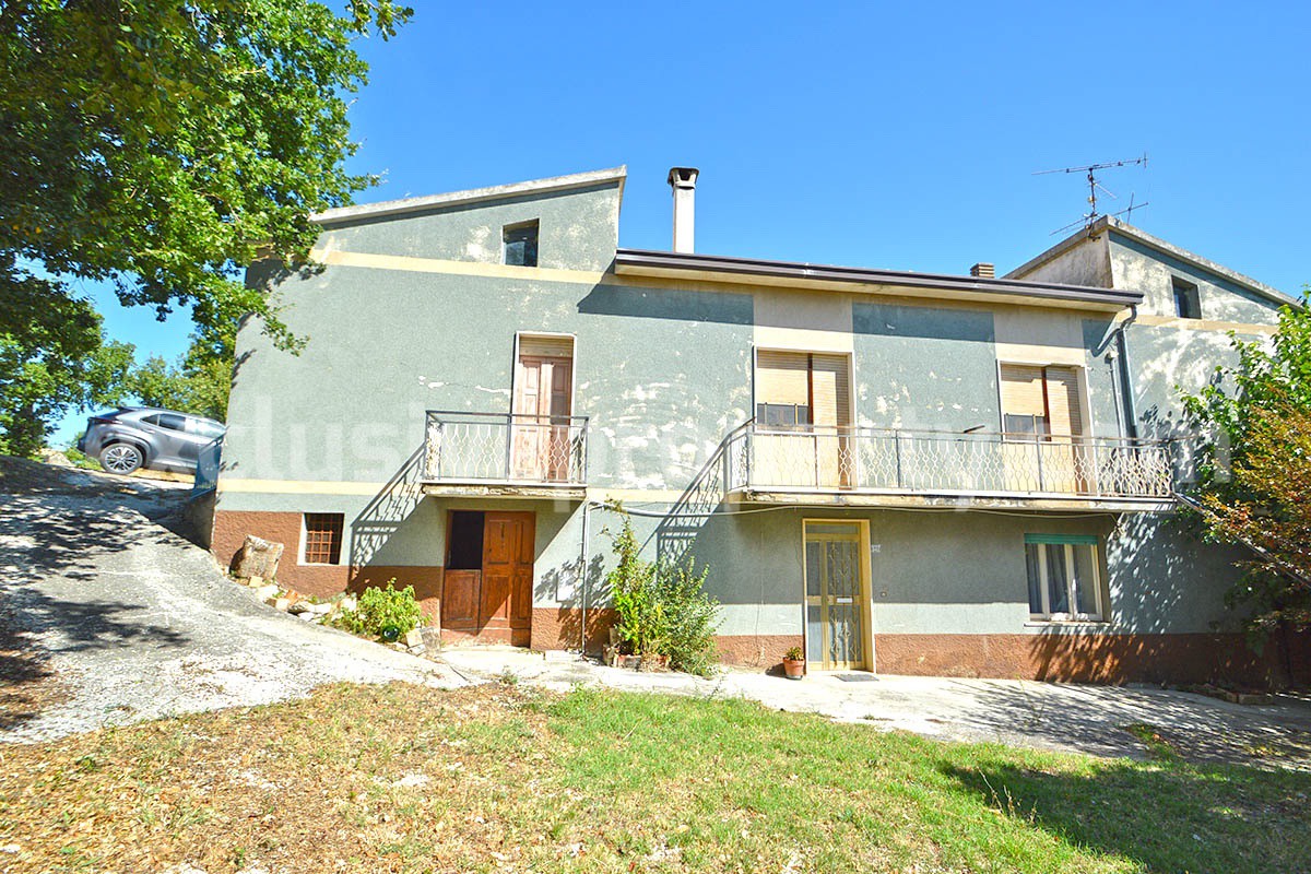 House for sale in Roccascalegna in Abruzzo - The House of Chakras with panoramic views