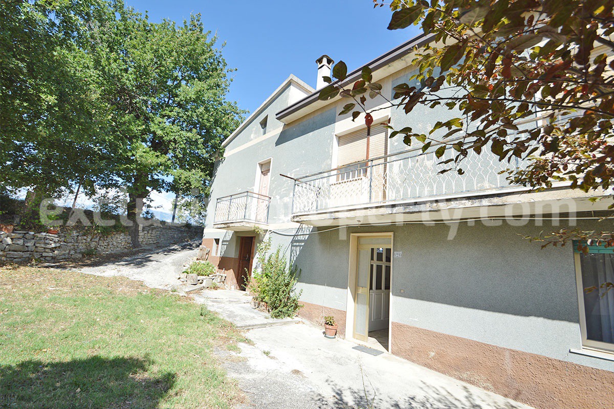House for sale in Roccascalegna in Abruzzo - The House of Chakras with panoramic views