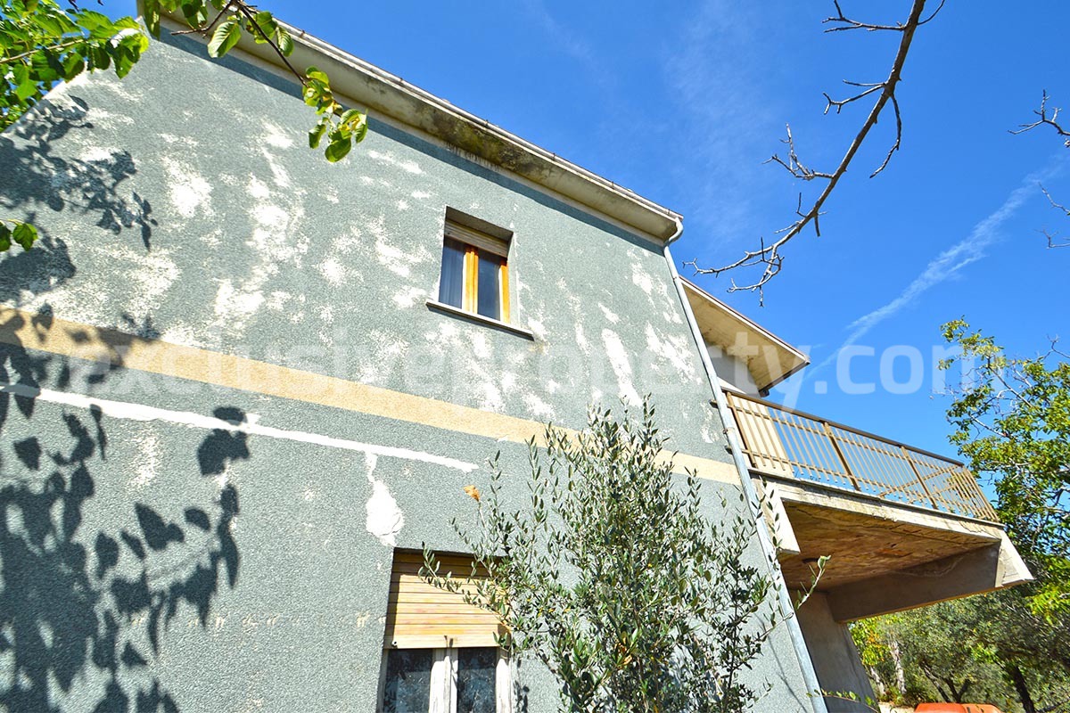 House for sale in Roccascalegna in Abruzzo - The House of Chakras with panoramic views
