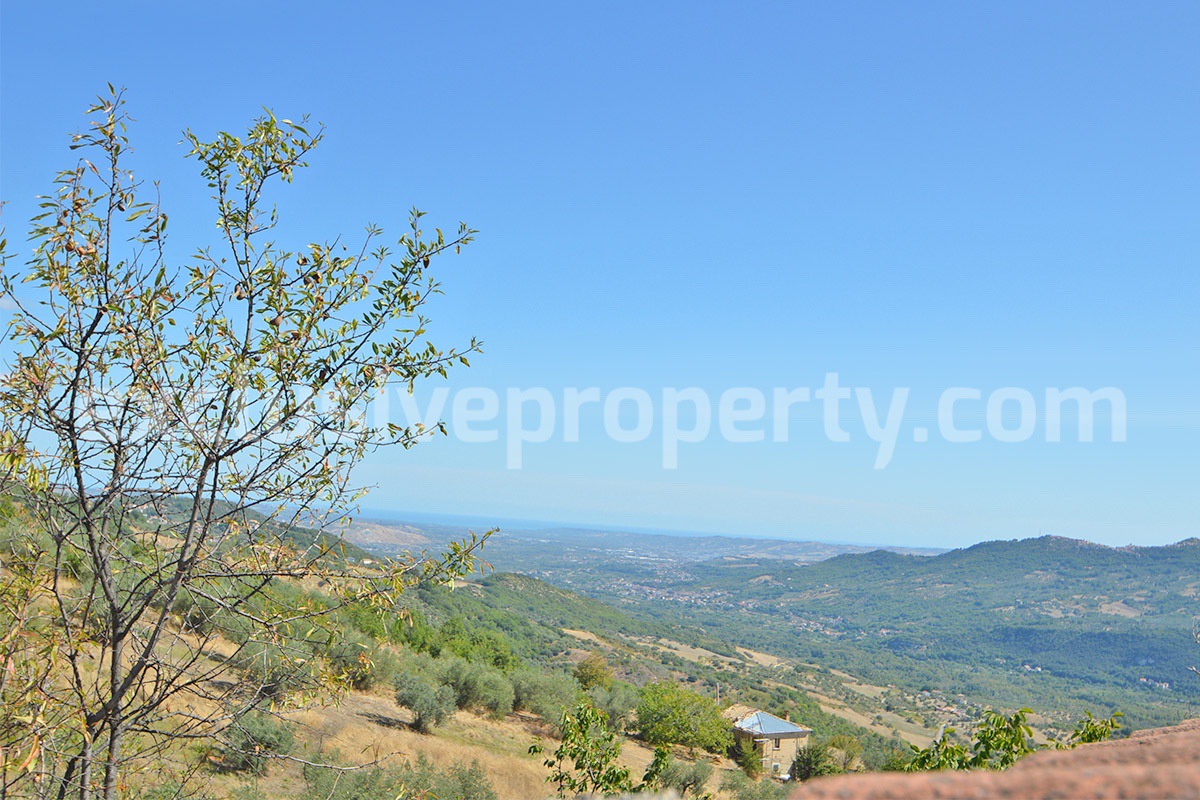 House for sale in Roccascalegna in Abruzzo - The House of Chakras with panoramic views