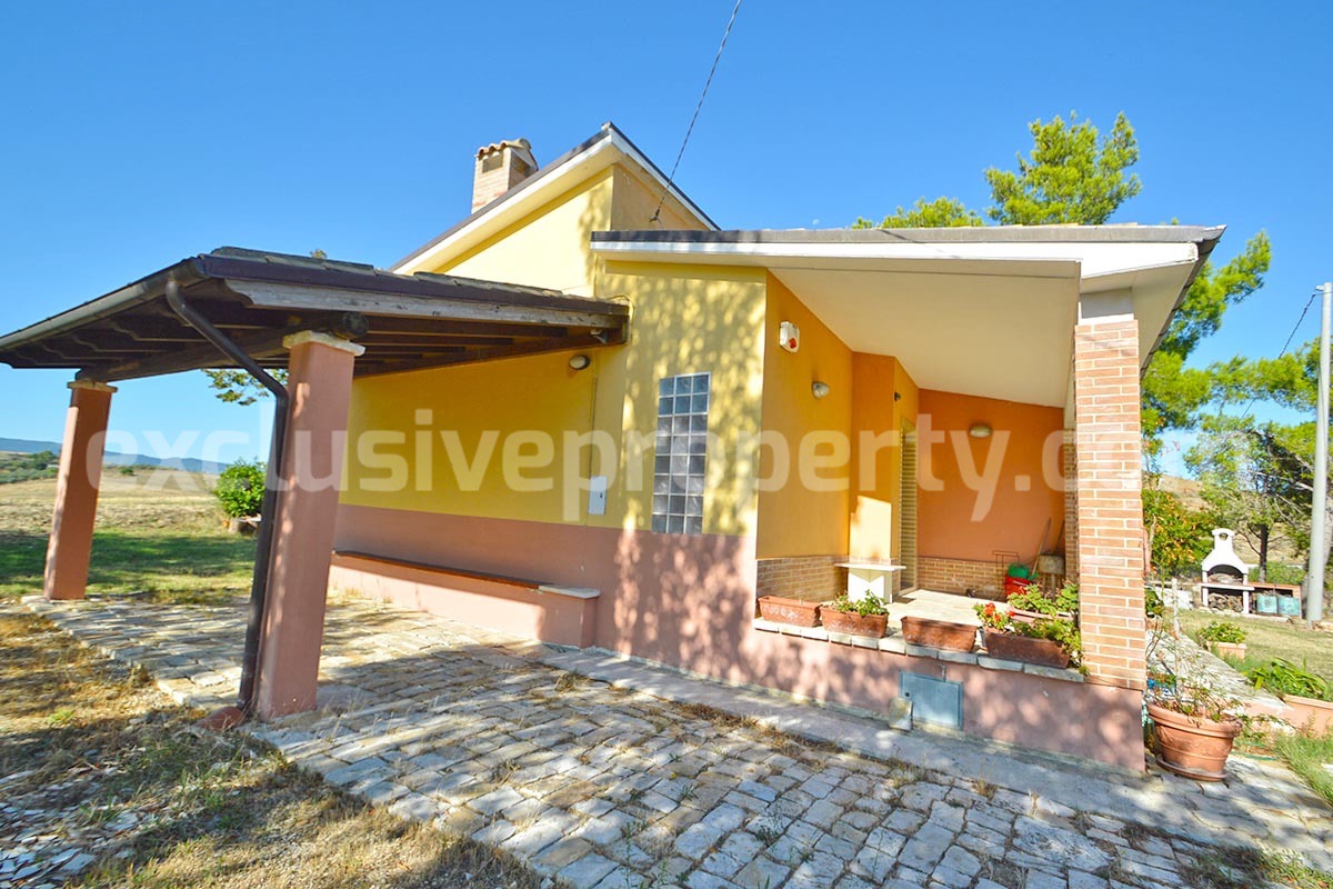 Country house for sale in Italy in Molise with sea view and land