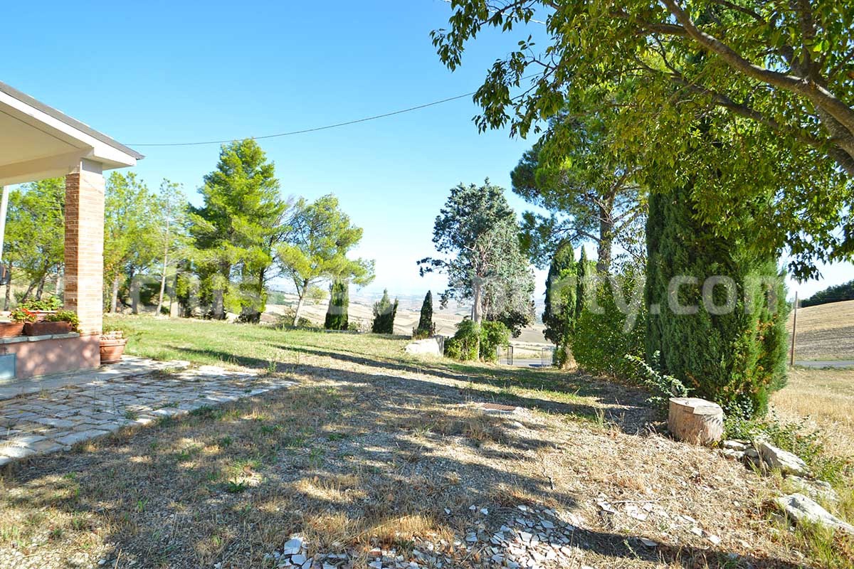 Country house for sale in Italy in Molise with sea view and land