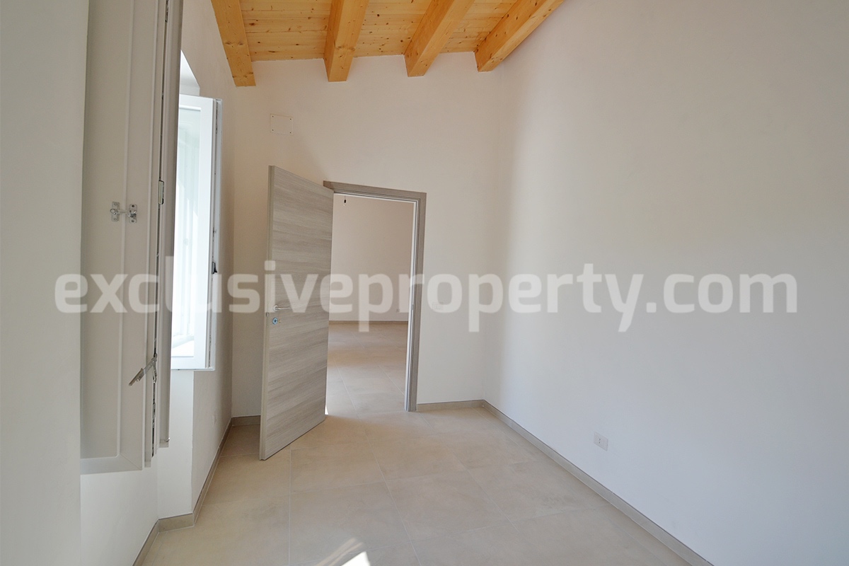 Farmhouse with 11 hectares for sale in Molise in Italy - Suitable for horses