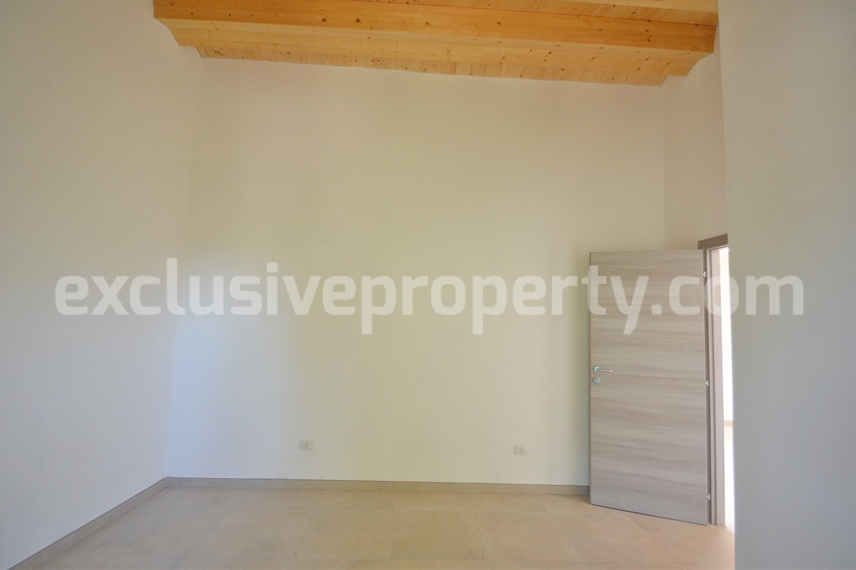 Farmhouse with 11 hectares for sale in Molise in Italy - Suitable for horses