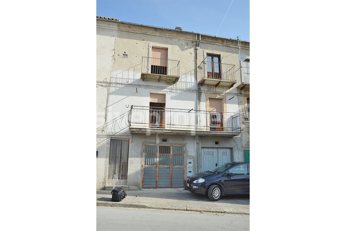 Stone Townhouse for Sale in Tufillo - Abruzzo - Balcony Garden and Courtyard