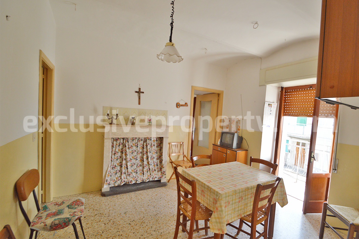 Stone Townhouse for Sale in Tufillo - Abruzzo - Balcony Garden and Courtyard