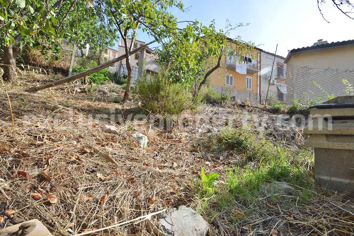 Stone Townhouse for Sale in Tufillo - Abruzzo - Balcony Garden and Courtyard