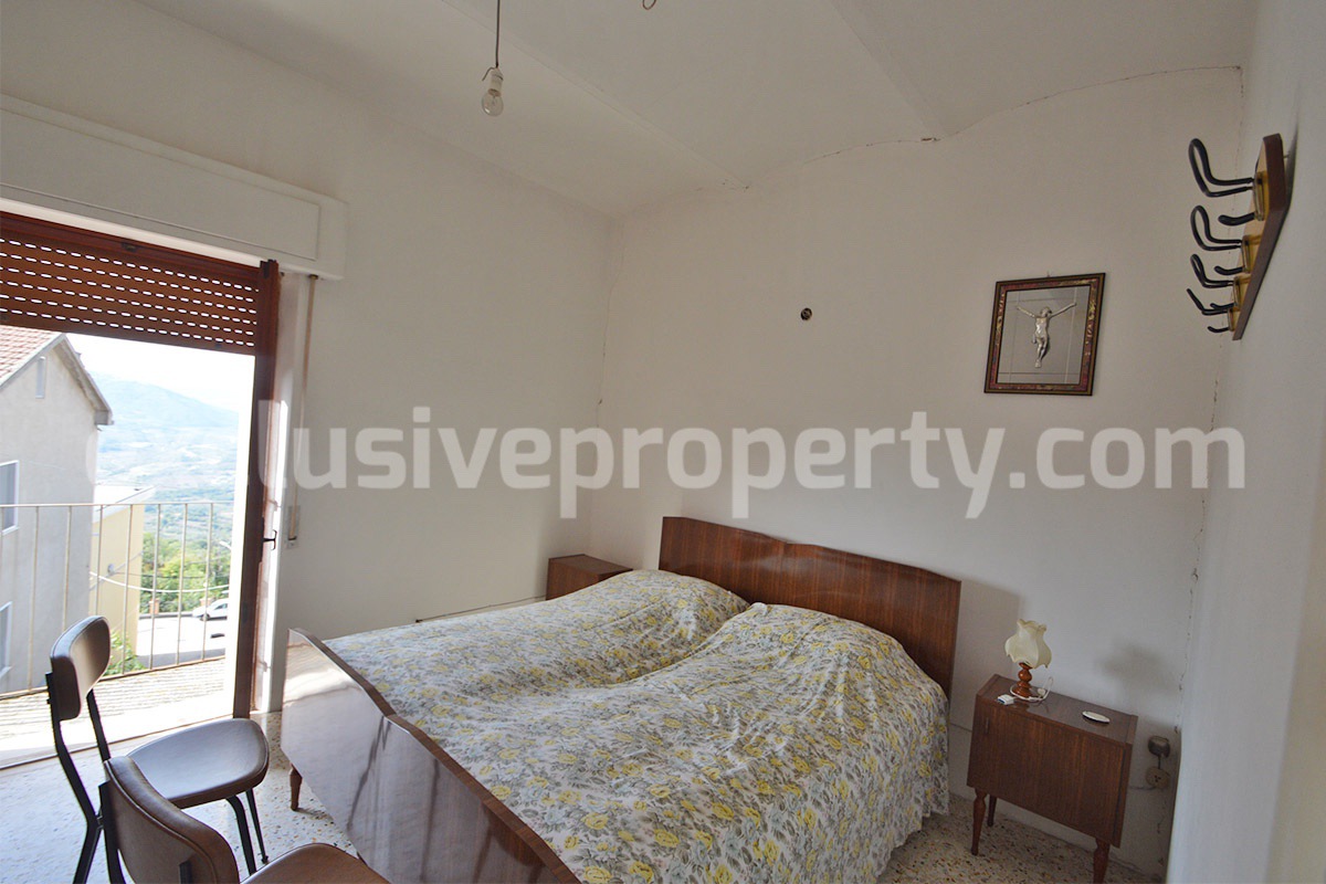 Stone Townhouse for Sale in Tufillo - Abruzzo - Balcony Garden and Courtyard