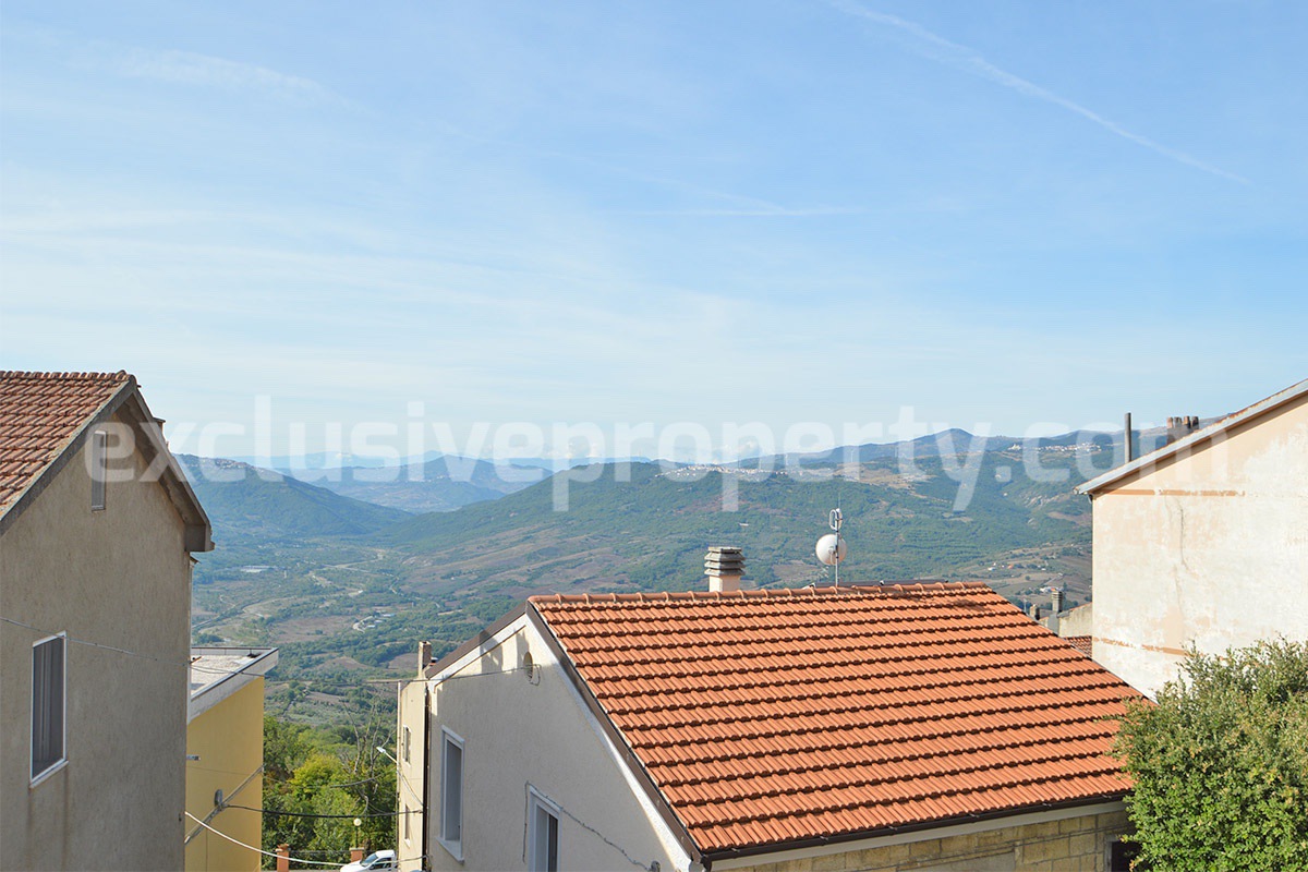 Stone Townhouse for Sale in Tufillo - Abruzzo - Balcony Garden and Courtyard
