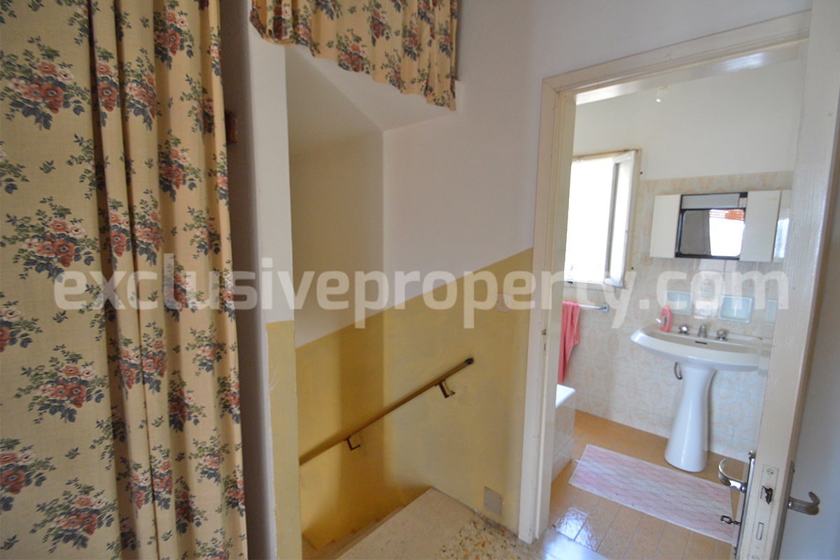 Stone Townhouse for Sale in Tufillo - Abruzzo - Balcony Garden and Courtyard