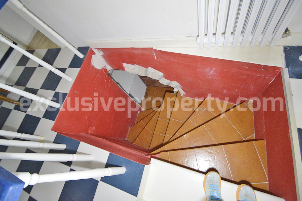 Stone Country House for Sale in Molise - Italy with Terrace and Land