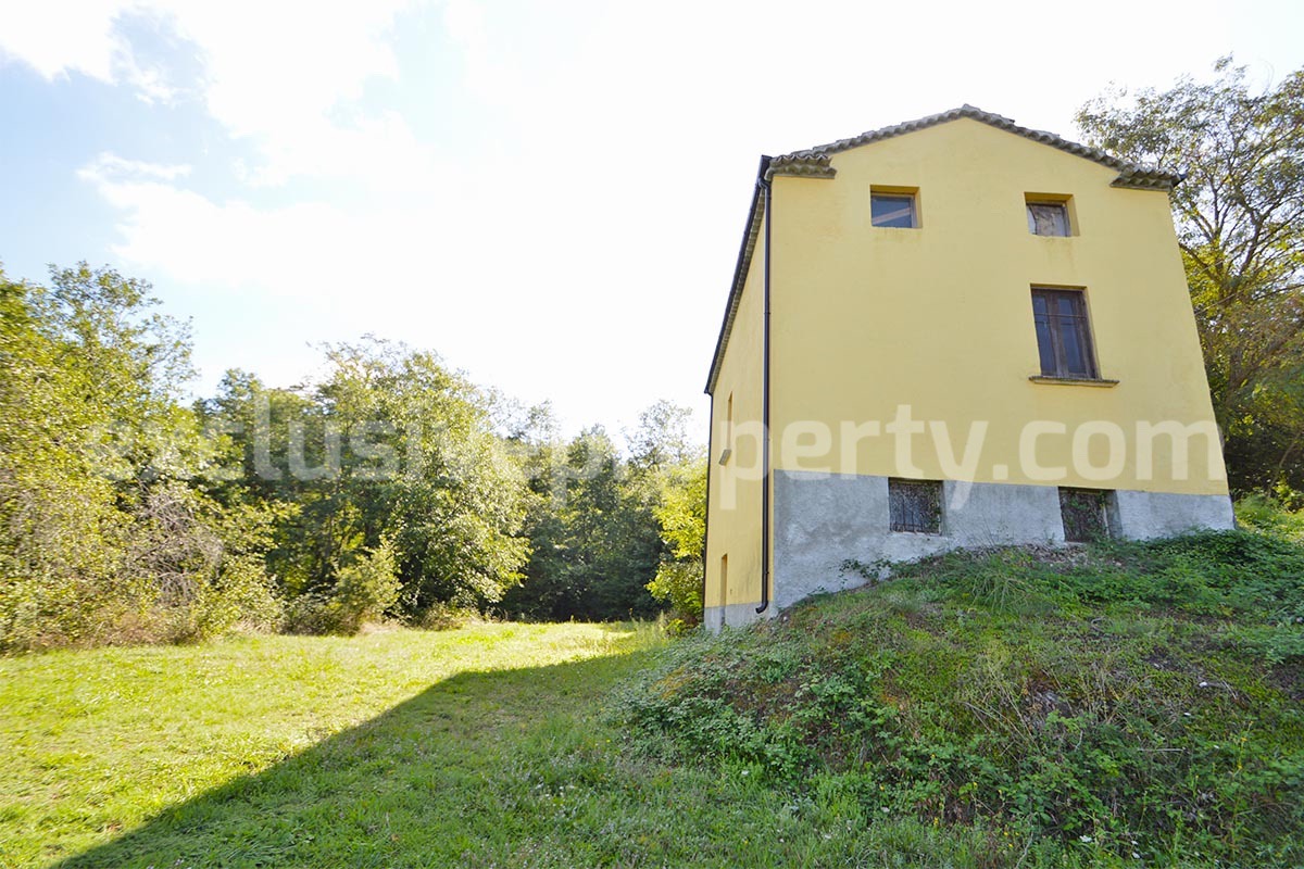 Stone Country House with Land for Sale in Molise near Campobasso