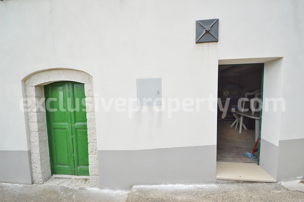 Renovated country house with land - outbuilding and woodland for sale in Trivento - Molise - near the Adriatic coast