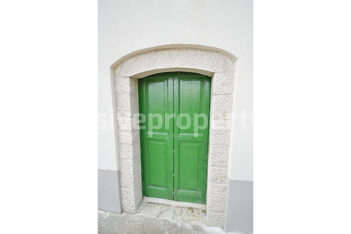 Renovated country house with land - outbuilding and woodland for sale in Trivento - Molise - near the Adriatic coast