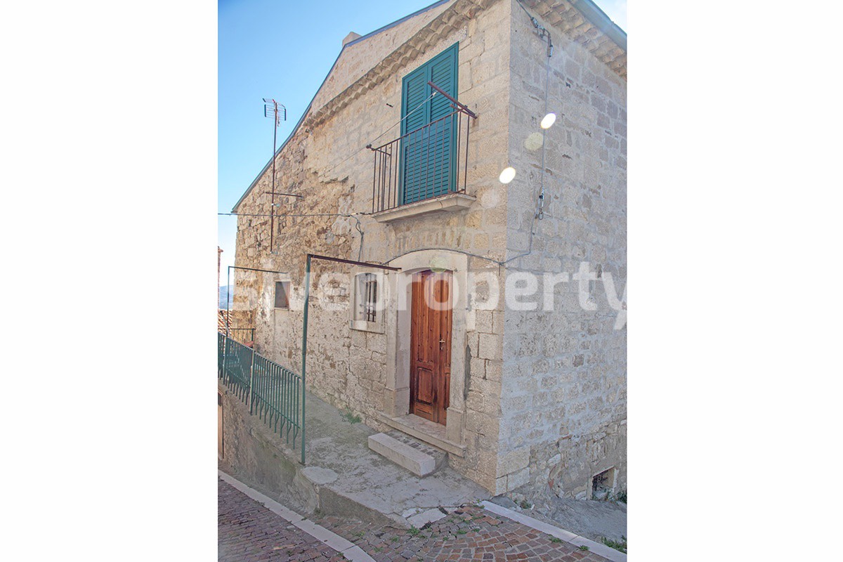 Renovated stone house with outdoor space for sale in Italy - Molise